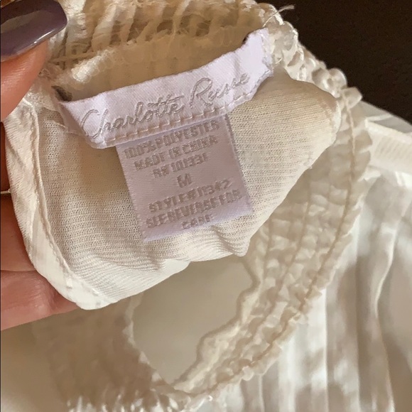 BUNDLE 3 FOR $15 Sleeveless blouse - Picture 3 of 4